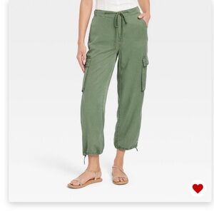 Universal Thread Green Ankle-Length Cargo Pants